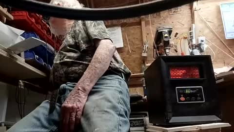 papajb70 online show from February 14, 4:47 am