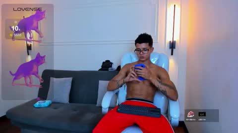 Ryan And Casper online show from December 15, 4:37 pm