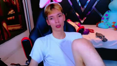 park_jimin1 online show from January 5, 5:27 pm