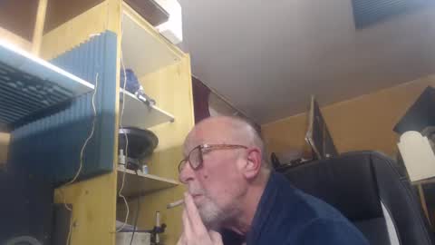 Snapshot of pascal88881 chatting on December 27, 11:17 am pascal88881 online show from December 27, 11:17 am