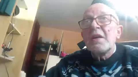 Snapshot of pascal88881 chatting on December 29, 4:08 pm pascal88881 online show from December 29, 4:08 pm