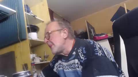 Snapshot of pascal88881 chatting on December 7, 6:15 pm pascal88881 online show from December 7, 6:15 pm