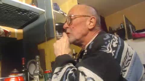 Snapshot of pascal88881 chatting on January 2, 9:28 pm pascal88881 online show from January 2, 9:28 pm