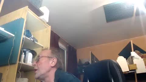 Snapshot of pascal88881 chatting on December 13, 10:45 pm pascal88881 online show from December 13, 10:45 pm