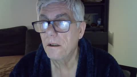 Snapshot of patrick5275 chatting on January 27, 7:03 am patrick5275 online show from January 27, 7:03 am