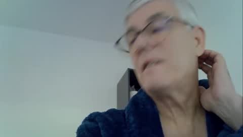 Snapshot of patrick5275 chatting on October 15, 8:44 am patrick5275 online show from October 15, 8:44 am