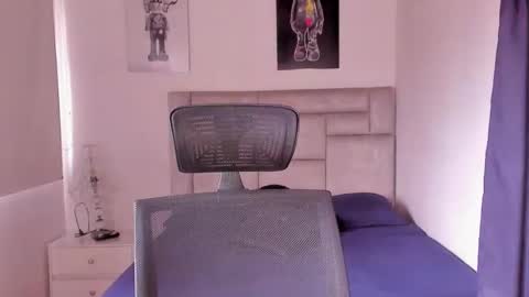 PAUL ROGER online show from December 2, 1:58 pm