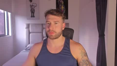 PAUL ROGER online show from February 25, 11:00 pm