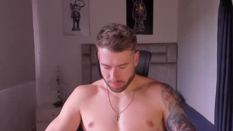 PAUL ROGER online show from November 4, 1:01 pm