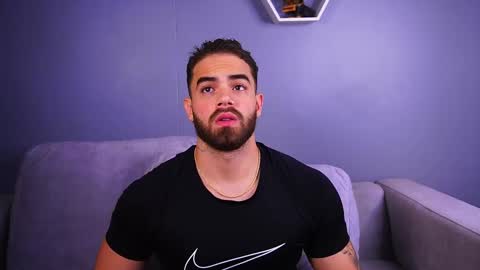 Paul Phoenix online show from December 21, 8:28 pm