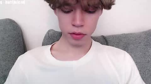 pawclaw online show from June 9, 1:29 am