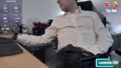 Snapshot of pc92160 chatting on January 23, 7:18 pm pc92160 online show from January 23, 7:18 pm