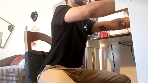 penesvoladores92 online show from November 18, 3:27 pm