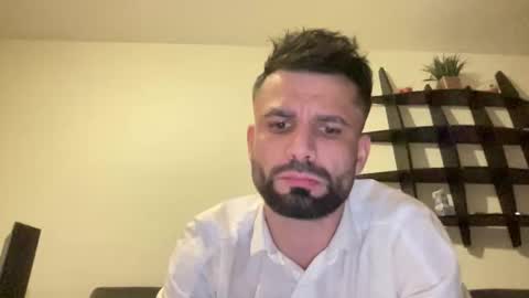 persianprince_13 online show from April 21, 3:23 am