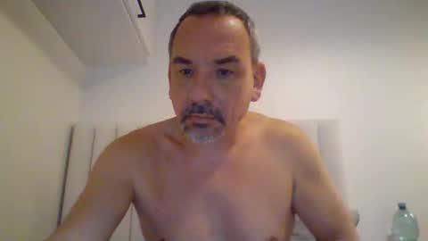 pet09 online show from February 22, 8:54 pm