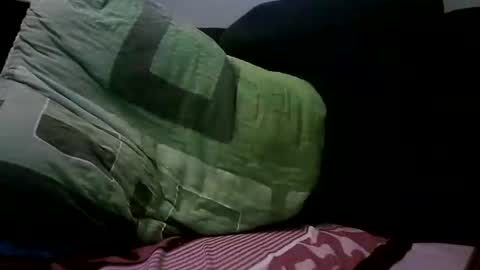 Snapshot of peterf83 chatting on December 10, 4:13 am peterf83 online show from December 10, 4:13 am