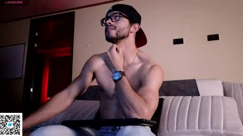 phantom_bigger1 online show from April 6, 4:46 am