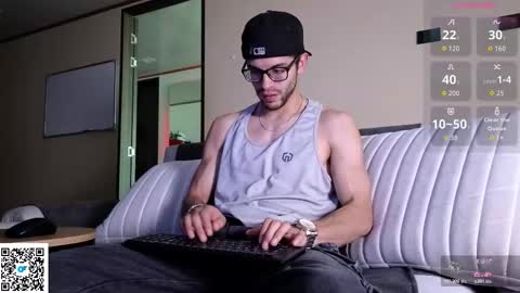 phantom_bigger1 online show from March 21, 5:39 pm