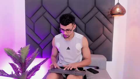 Milo online show from June 2, 3:07 am