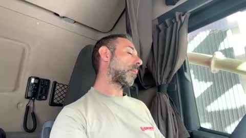 pierotu online show from November 4, 12:39 pm