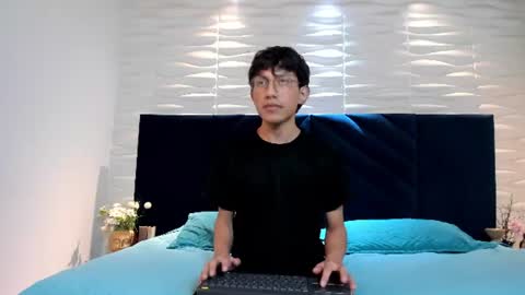 Pierre Leroy online show from July 12, 3:30 am