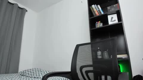 Pierre online show from December 18, 10:08 am