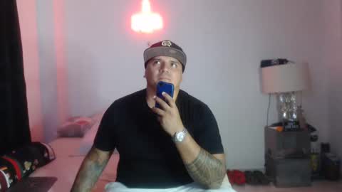 Snapshot of pikoro_gomez chatting on January 6, 1:42 am pikoro_gomez online show from January 6, 1:42 am