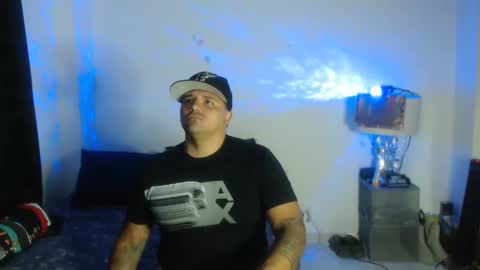 Snapshot of pikoro_gomez chatting on February 5, 2:19 am pikoro_gomez online show from February 5, 2:19 am