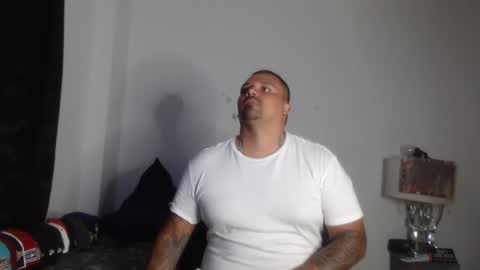 Snapshot of pikoro_gomez chatting on February 28, 12:21 am pikoro_gomez online show from February 28, 12:21 am