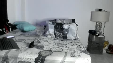 pikoro_gomez online show from November 25, 1:18 am