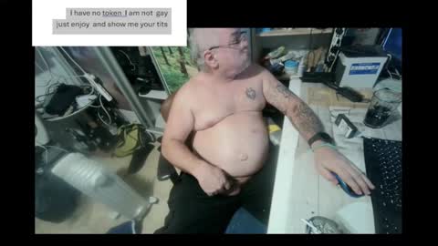 pini_z online show from December 25, 10:37 pm