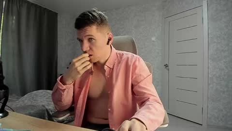 Pierre online show from April 28, 6:18 am