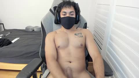 Snapshot of pjsthegamer1 chatting on December 12, 2:11 pm patty online show from December 12, 2:11 pm