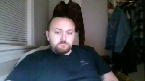 Snapshot of pleasewithease chatting on January 8, 3:51 am aimtoplease online show from January 8, 3:51 am