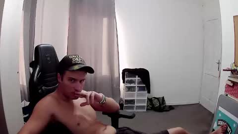 Snapshot of plkrisztian chatting on September 27, 3:21 pm plkrisztian online show from September 27, 3:21 pm