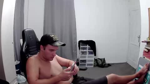 Snapshot of plkrisztian chatting on September 28, 4:05 pm plkrisztian online show from September 28, 4:05 pm
