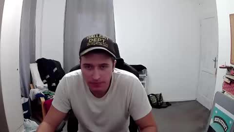 Snapshot of plkrisztian chatting on October 8, 7:35 am plkrisztian online show from October 8, 7:35 am