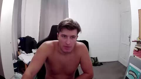 Snapshot of plkrisztian chatting on September 24, 12:47 pm plkrisztian online show from September 24, 12:47 pm