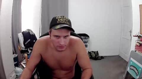 Snapshot of plkrisztian chatting on September 29, 6:59 pm plkrisztian online show from September 29, 6:59 pm