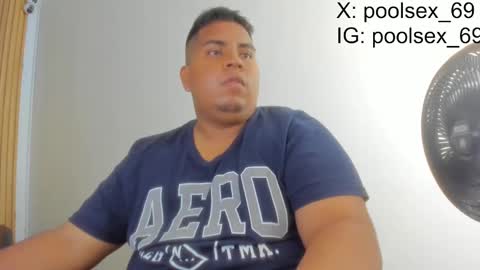 Snapshot of poolsexx_69 chatting on September 8, 11:15 pm poolsexx_69 online show from September 8, 11:15 pm