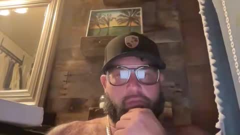 poundsquad305 online show from March 17, 1:09 am