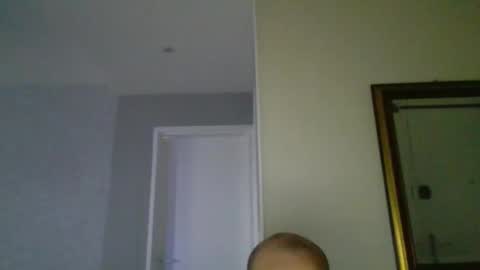 Snapshot of pourquoi_toi chatting on October 10, 3:39 pm pourquoi_toi online show from October 10, 3:39 pm
