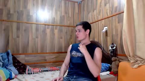 Snapshot of powertwinky chatting on October 4, 5:23 am chris independent  online show from October 4, 5:23 am