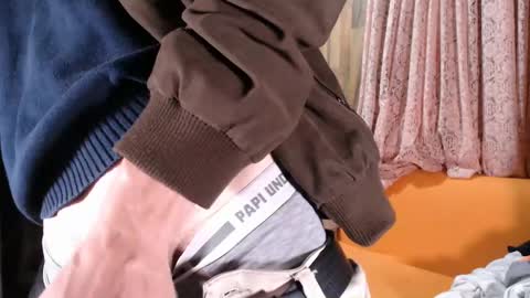 Snapshot of powertwinky chatting on February 15, 2:26 am chris independent  online show from February 15, 2:26 am