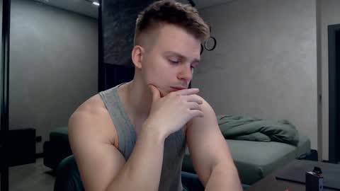 Snapshot of pretty_sweety chatting on December 11, 8:16 pm Justin online show from December 11, 8:16 pm