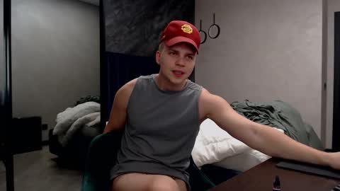 Snapshot of pretty_sweety chatting on February 16, 7:37 am Justin online show from February 16, 7:37 am