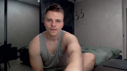 Snapshot of pretty_sweety chatting on December 8, 8:36 pm Justin online show from December 8, 8:36 pm
