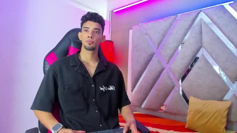 prince_arthur77 online show from November 25, 1:02 pm