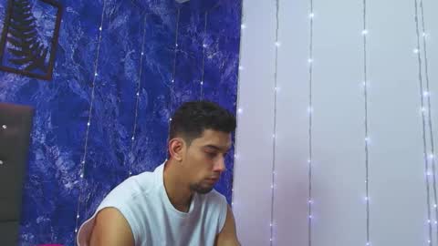 prince_arthur77 online show from January 11, 3:49 pm