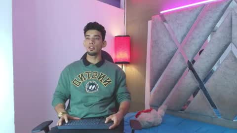 prince_arthur77 online show from April 16, 1:00 pm